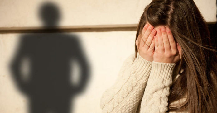 Νέα σοκαριστική υπόθεση – Πατέρας στο Βόλο διώκεται για ασέλγεια σε βάρος της 12χρονης κόρης του ασελγεια βιασμος σε ανηλικη