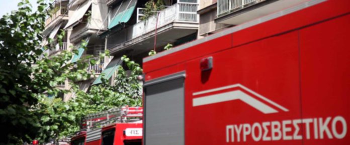 Φωτιά σε διαμέρισμα στο κέντρο της Λάρισας Φωτιά σε διαμέρισμα στο κέντρο της Λάρισας