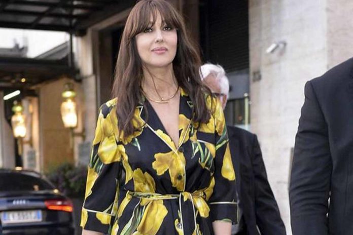 O νέος σύντροφος της Μόνικα Μπελούτσι είναι υπέροχος. O νέος σύντροφος της Μόνικα Μπελούτσι είναι υπέροχος. Το ζευγάρι εμφανίστηκε για πρώτη φορά μαζί