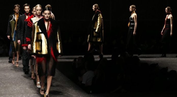 «Ποτέ δεν θα άφηνα τον γιο μου να κάνει μόντελινγκ, είναι αγόρι» νικη καρτσωνα συνεντευξη