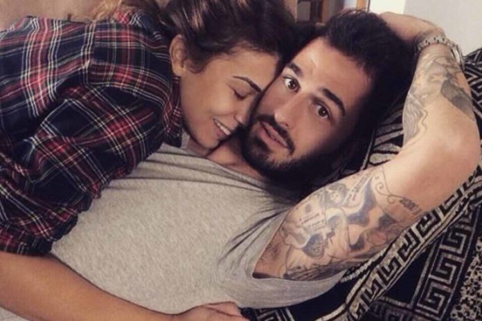 Κόντρα Χατζίδου – Τσιμτσιλή για την εγκυμοσύνη Κόντρα Χατζίδου – Τσιμτσιλή για την εγκυμοσύνη Έξαλλη η τραγουδίστρια απαντά στην παρουσιάστρια