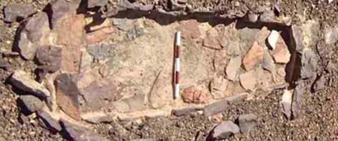 Βρήκε ναό αφιερωμένο στο Διόνυσο, αγρότης από τον Τύρναβο. Βρήκε ναό αφιερωμένο στο Διόνυσο