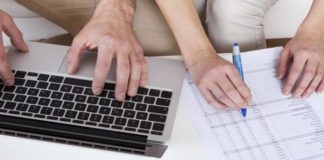 Εφορία: Γιατί απαιτεί από τα ζευγάρια δύο ΙΒΑΝ