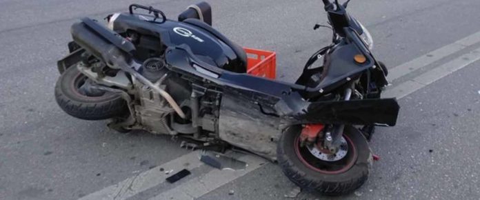 Μηχανάκι συγκρούστηκε με αυτοκίνητο στην Καρδίτσης – Στο νοσοκομείο 25χρονος Μηχανάκι συγκρούστηκε με αυτοκίνητο στην Καρδίτσης – Στο νοσοκομείο 25χρονος