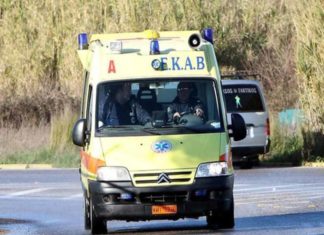 Δύο τραυματίες σε σύγκρουση ποδηλάτου με μηχανάκι έξω από τη Λάρισα