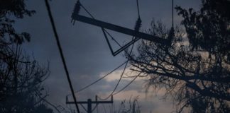 Χωρίς ρεύμα από το πρωί πολλές περιοχές στη Λάρισα λόγω κακοκαιρίας