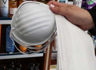 Με ειδικό πλέξιγκλας θωρακίζονται τα φαρμακεία στη Λάρισα – Παρόμοιο με αυτό των τραπεζών