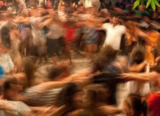 Τύρναβος: Έστησαν τρικούβερτο γλέντι παρά τα μέτρα για τον κορωνοϊό