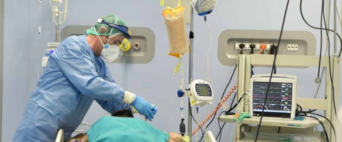 Ξέμειναν από κρεβάτια οι ΜΕΘ της Λάρισας: Αναπτύσσονται 4 νέα στο ΓΝΛ koronoios