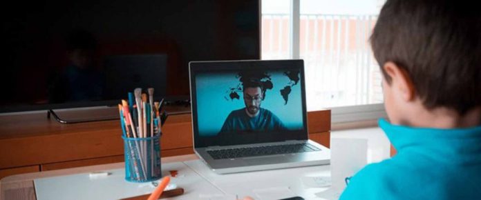 Κορωνοϊός: Προβλήματα με την τηλεκπαίδευση Κορωνοϊός: Προβλήματα με την τηλεκπαίδευση