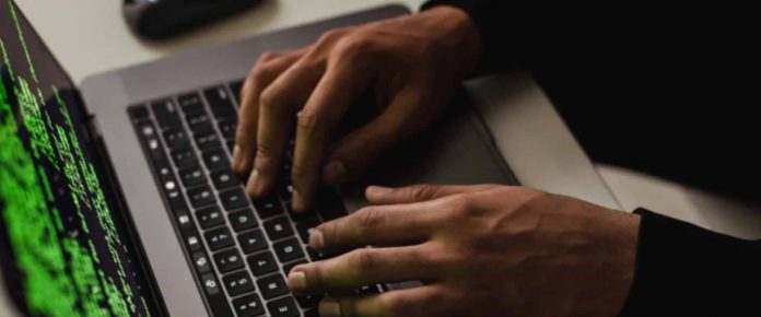 Απίστευτη απάτη: Απέσπασαν σχεδόν 1 εκατ. ευρώ από επιχειρηματίες Απίστευτη απάτη: Απέσπασαν σχεδόν 1 εκατ. ευρώ από επιχειρηματίες